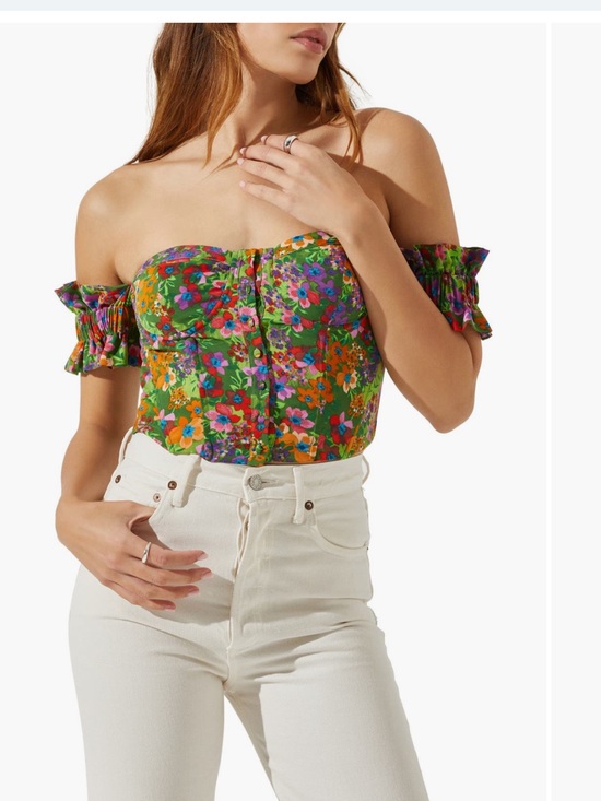Astr Tops - Astr the label off the shoulder crop top